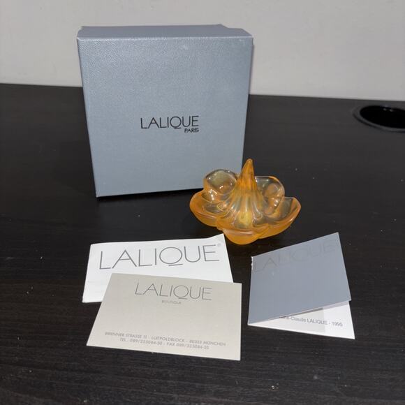Lalique Crystal Plumeria Flower Ring Holder France Glass Amber 3" Signed NEW - Picture 1 of 9